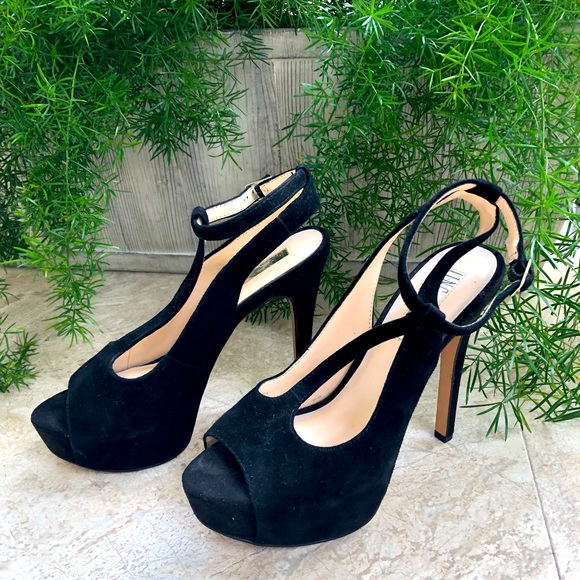 INC T BAR Heels/ Black Suede - Picture 4 of 7